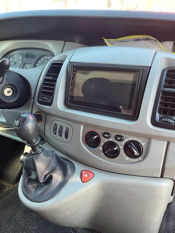 Gebraucht Opel Vivaro 100 PS (73 kW) 2006 Weiß Van / Kleinbus