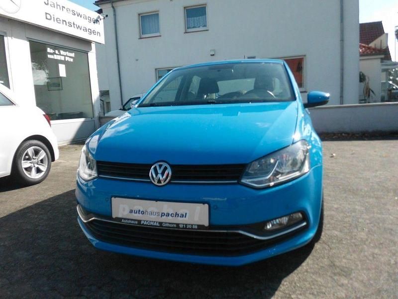 Blau Gebraucht 2015 VW Polo Comfortline Limousine | 7.950 € (Fairer Preis) - Bild 1/4
