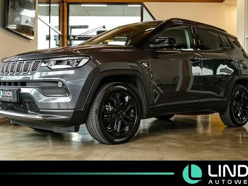 Grigio moda (graphite grey met Gebraucht 2023 Jeep Compass Limited SUV | 21.700 € (Superpreis) - Bild 1/4
