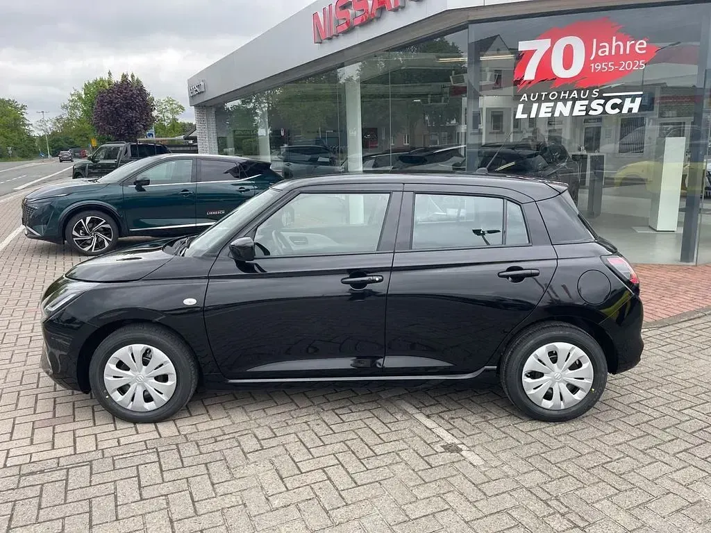 Neu Suzuki Swift Club 83 PS (61 kW) 2026 Schwarz Kleinwagen