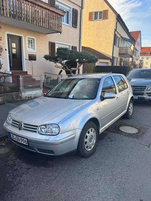 Silber Gebraucht 2003 VW Golf IV Pacific Limousine | 650 € (Superpreis) - Bild 1/4