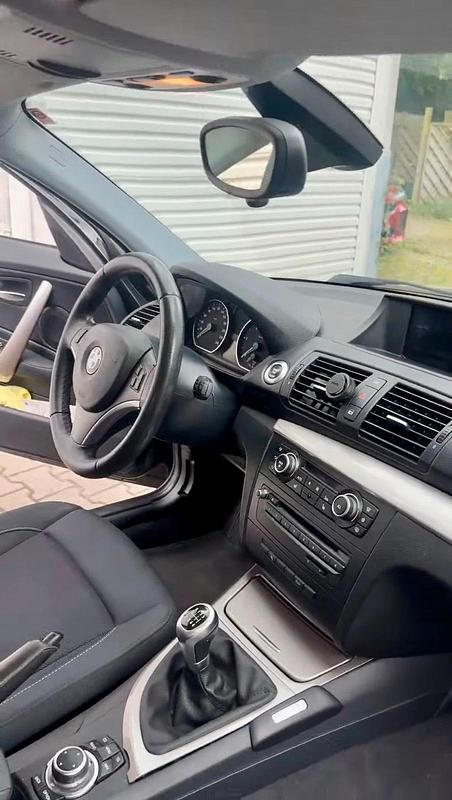 Second-hand BMW 116 116 CP (85 kW) 2009 Negru Hatchback