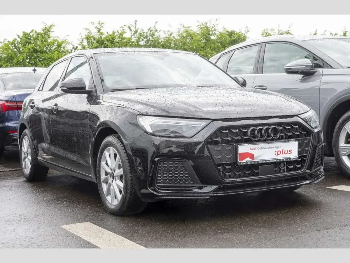 Gebraucht Audi A1 Sportback Advanced 116 PS (85 kW) 2026 Schwarz Kleinwagen