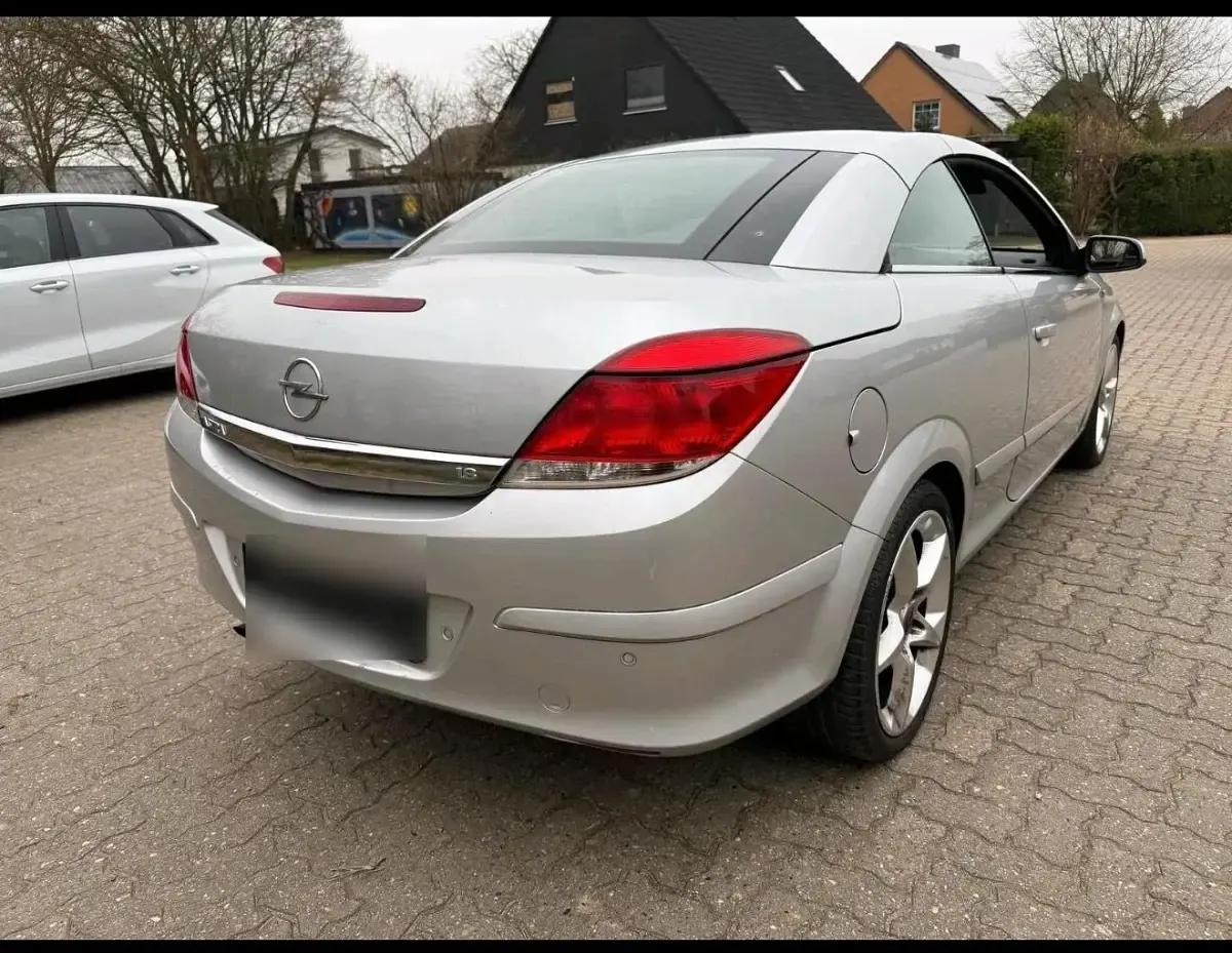 Gebraucht Opel Astra 140 PS (102 kW) 2007 Silber Cabrio