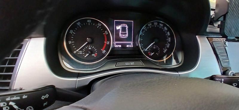 Gebraucht Skoda Fabia Cool Edition 95 PS (69 kW) 2017 Grau Limousine