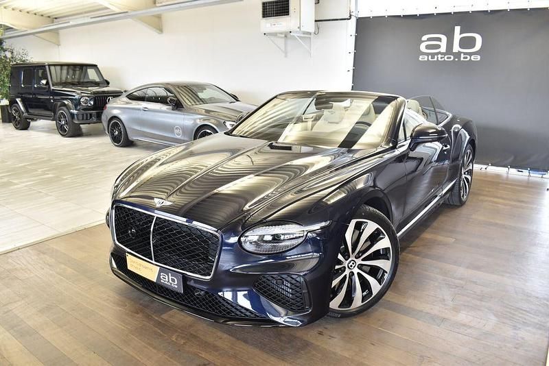 Gebraucht Bentley Continental 681 PS (500 kW) 2026 Blau Cabrio