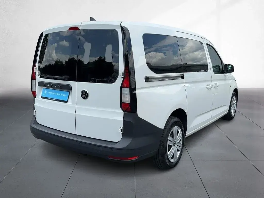 Gebraucht VW Caddy Maxi Basis 114 PS (83 kW) 2023 Weiß Van / Kleinbus
