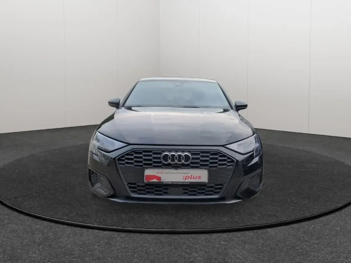 Gebraucht Audi A3 Sportback e-tron 204 PS (150 kW) 2022 Brillantschwarz Kleinwagen