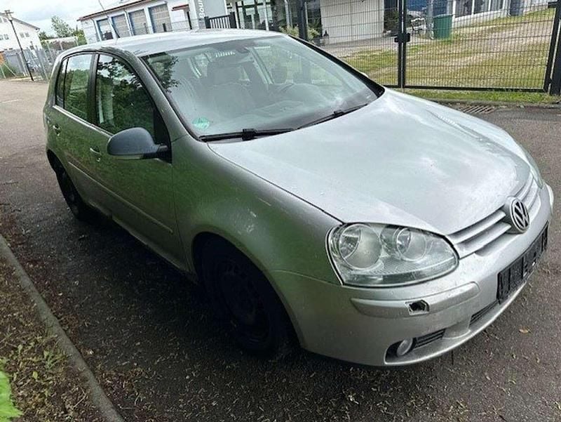 Gebraucht VW Golf IV Comfortline 116 PS (85 kW) 2006 Reflexsilber metallic Kleinwagen
