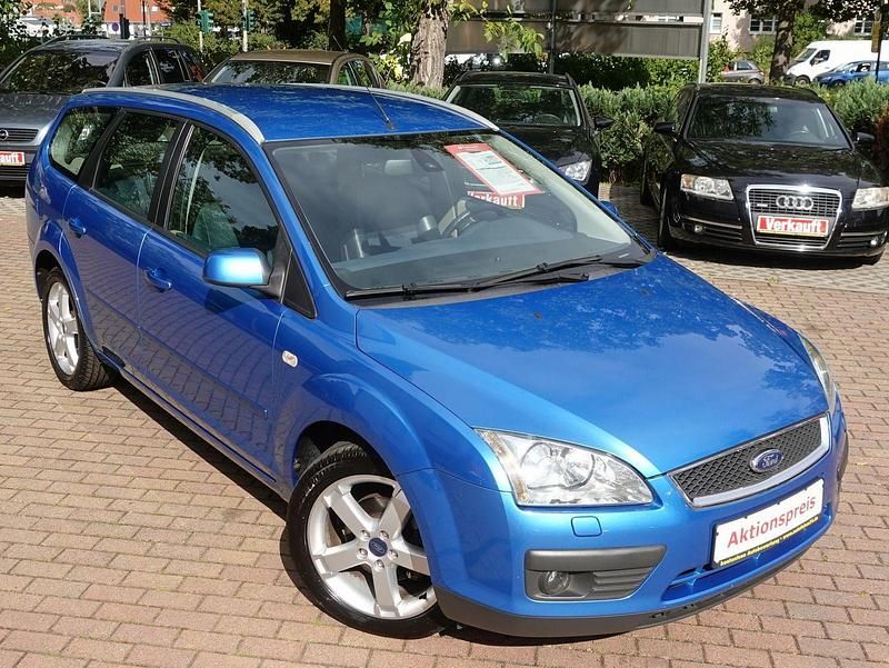 Blau Gebraucht 2005 Ford Focus Titanium Kombi | 4.180 € (Teuer) - Bild 1/4