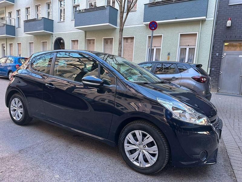Gebraucht Peugeot 208 Access 68 PS (50 kW) 2015 Blau Kleinwagen