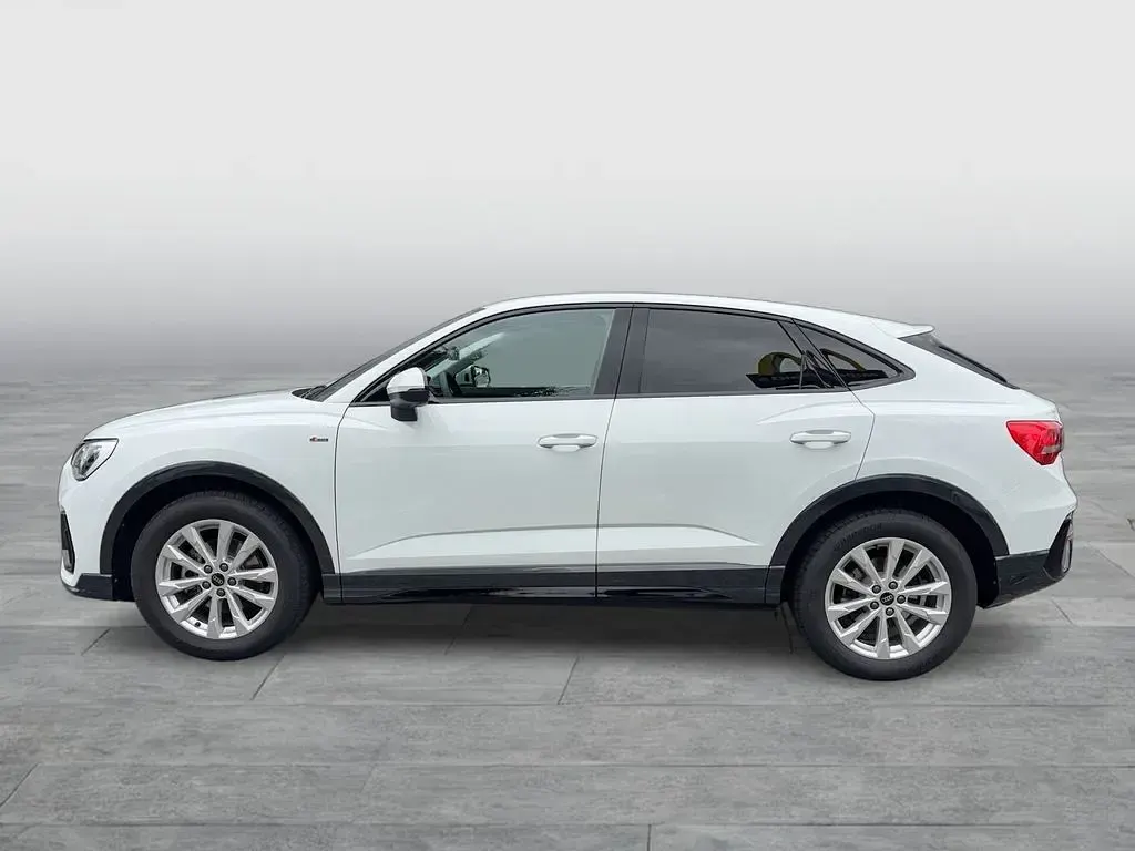 Gebraucht Audi Q3 Sportback S-Line 150 PS (110 kW) 2025 Gletscherweiß metallic SUV