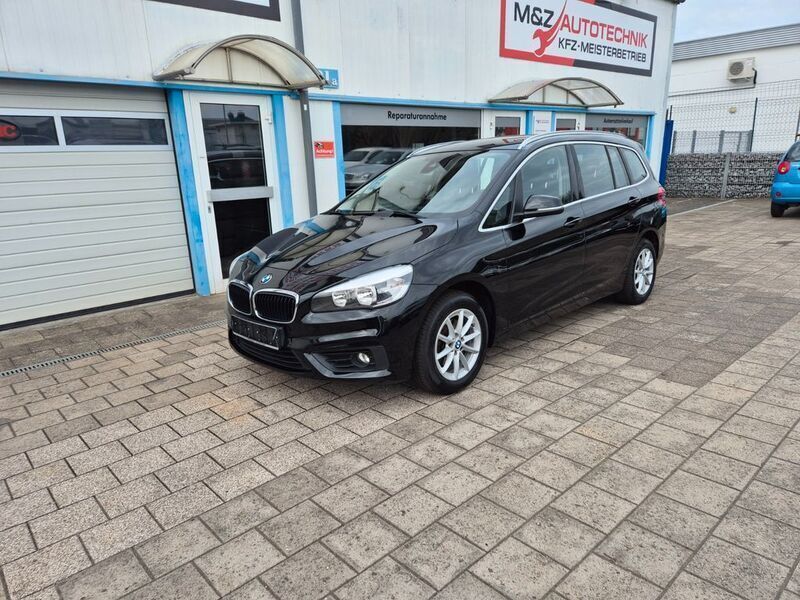 Schwarz Gebraucht 2016 BMW 216 Gran Tourer Advantage Van / Kleinbus | 6.950 € (Teuer) - Bild 1/4