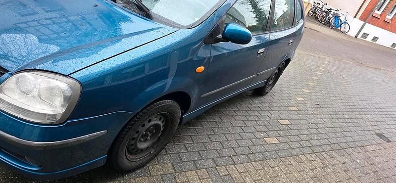 Gebraucht Nissan Almera 112 PS (82 kW) 2004 Blau Kleinwagen