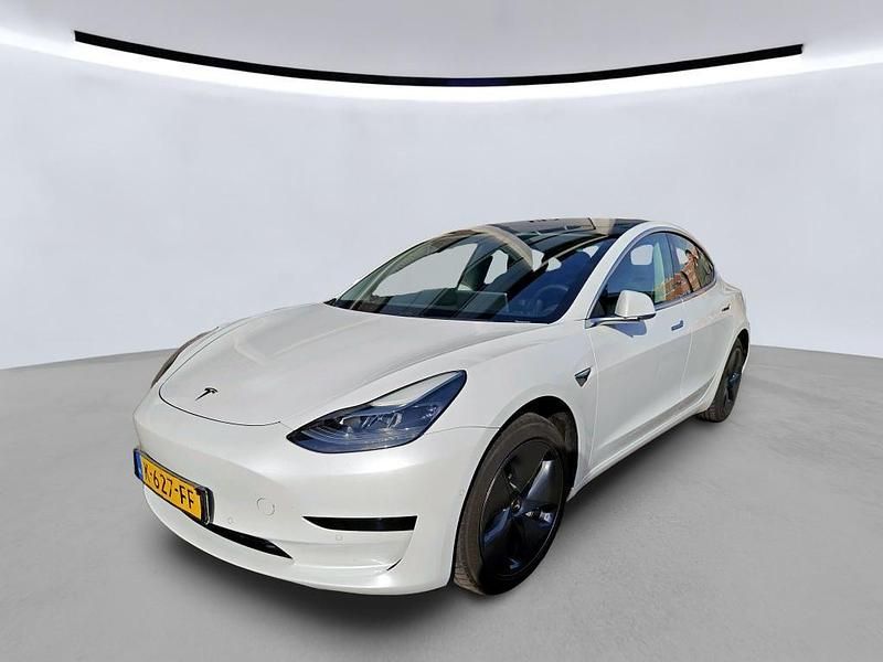 Gebraucht Tesla Model 3 Standard Range 225 kW (306 PS) 2020 Weiß Limousine