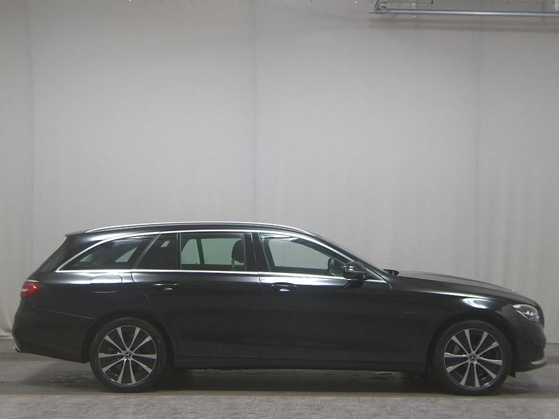 Schwarz Gebraucht 2020 Mercedes E300 Avantgarde Kombi | 24.480 € (Guter Preis) - Bild 1/4