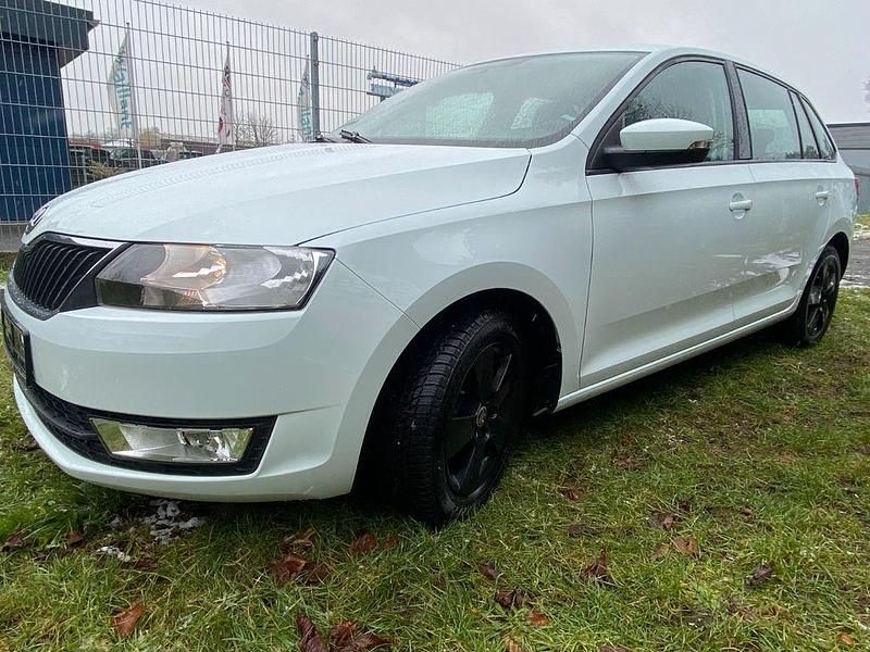 Weiß Gebraucht 2017 Skoda Rapid Cool Edition Limousine | 8.499 € - Bild 1/4
