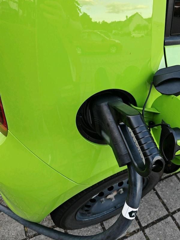 Gebraucht Skoda Citigo-e IV Style 60 kW (82 PS) 2020 Grün Kleinwagen