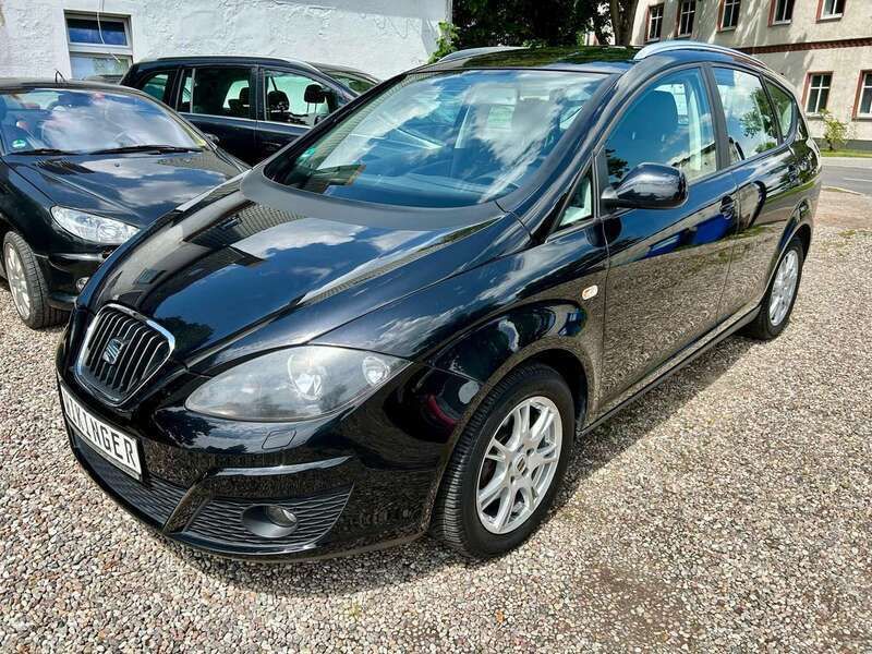 "universo" schwarz Gebraucht 2012 Seat Altea XL Stylance Van / Kleinbus | 5.490 € (Etwas zu teuer) - Bild 1/4