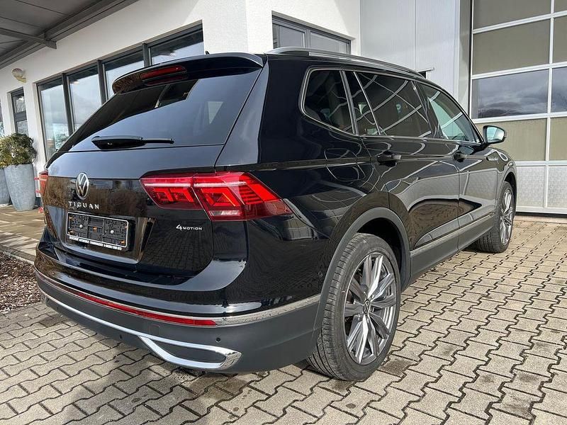 Gebraucht VW Tiguan Allspace 200 PS (147 kW) 2023 Deep black perleffekt SUV
