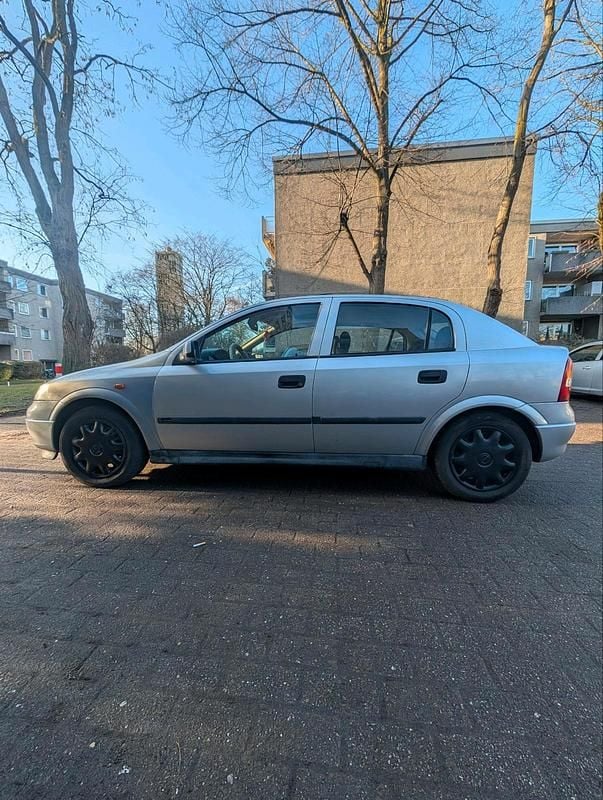 Gebraucht Opel Astra 75 PS (55 kW) 1999 Grau Limousine