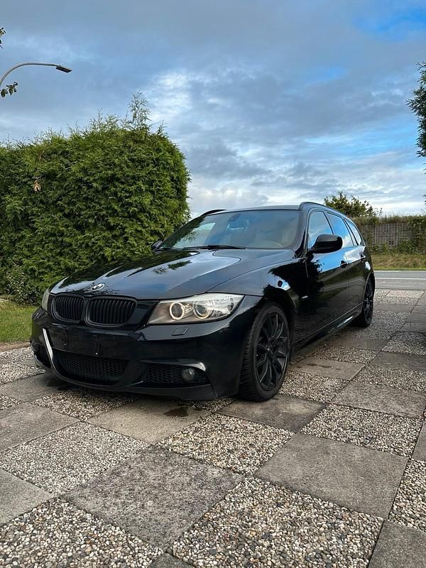 Schwarz Gebraucht 2010 BMW 318 M Sport Kombi | 5.799 € (Etwas zu teuer) - Bild 1/4
