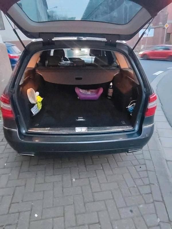 Gebraucht Mercedes E350 265 PS (194 kW) 2013 Grau Kombi