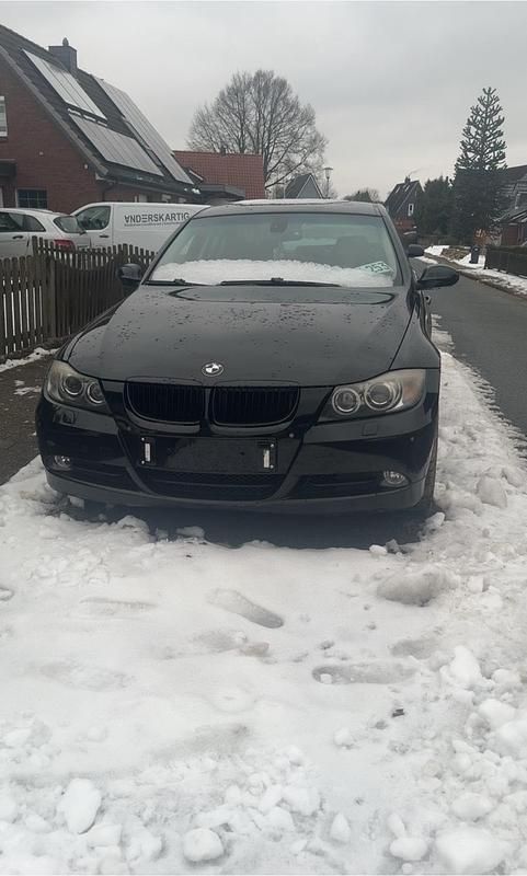 Gebraucht BMW 320 150 PS (110 kW) 2007 Schwarz Limousine