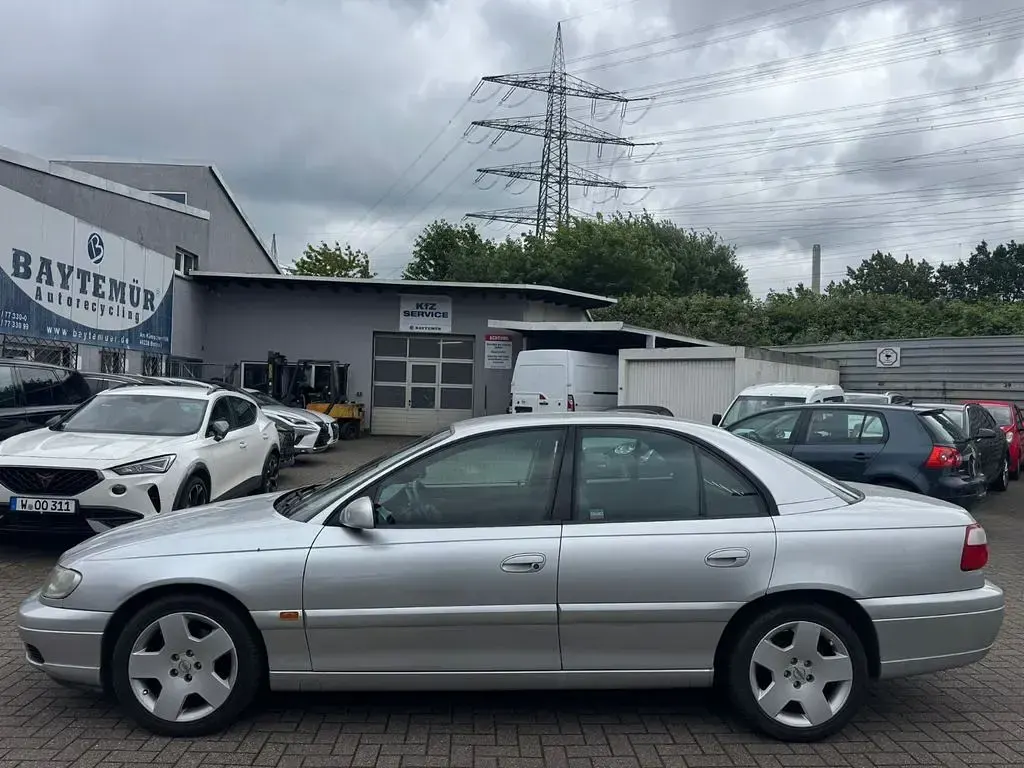 Gebraucht Opel Omega Elegance 144 PS (105 kW) 2000 Grau Limousine