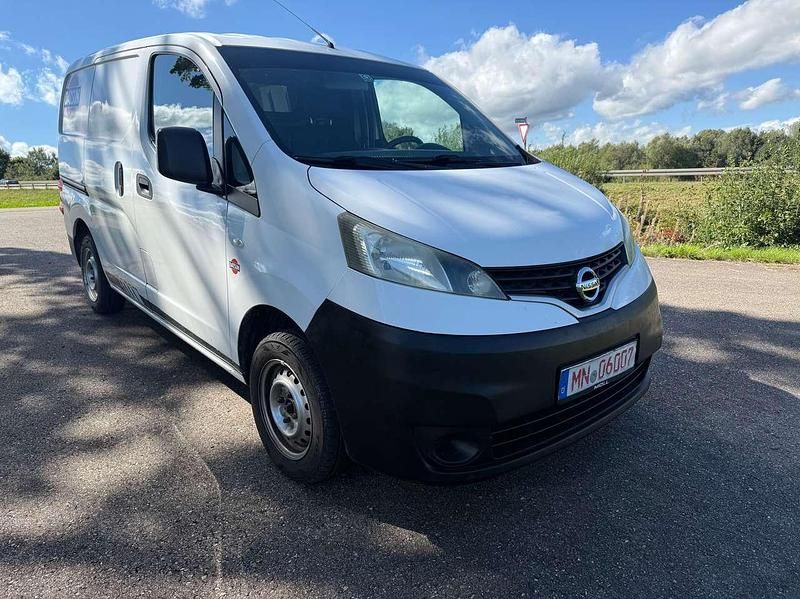 Weiß Gebraucht 2011 Nissan NV200 Comfort Van / Kleinbus | 3.800 € (Fairer Preis) - Bild 1/4
