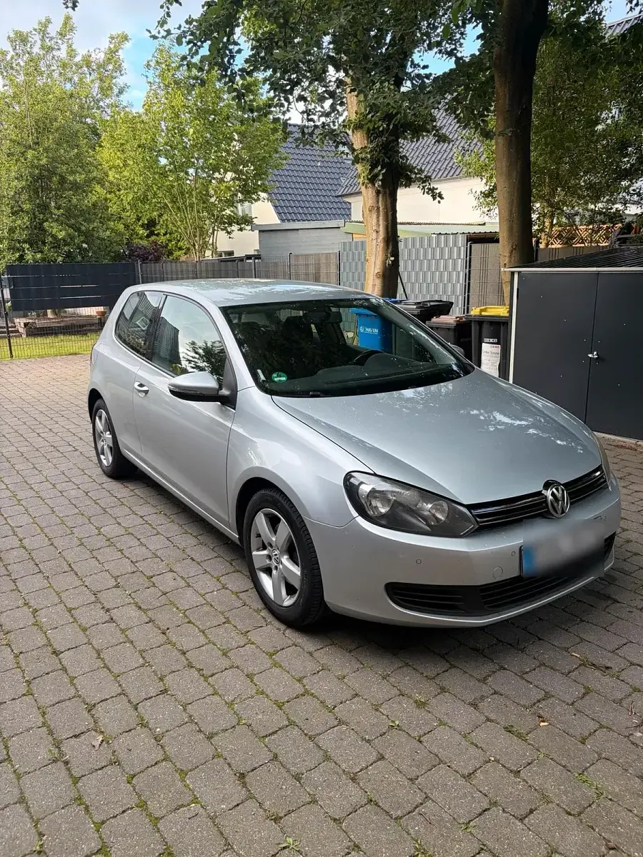 Gebraucht VW Golf 122 PS (89 kW) 2009 Silber Coupé