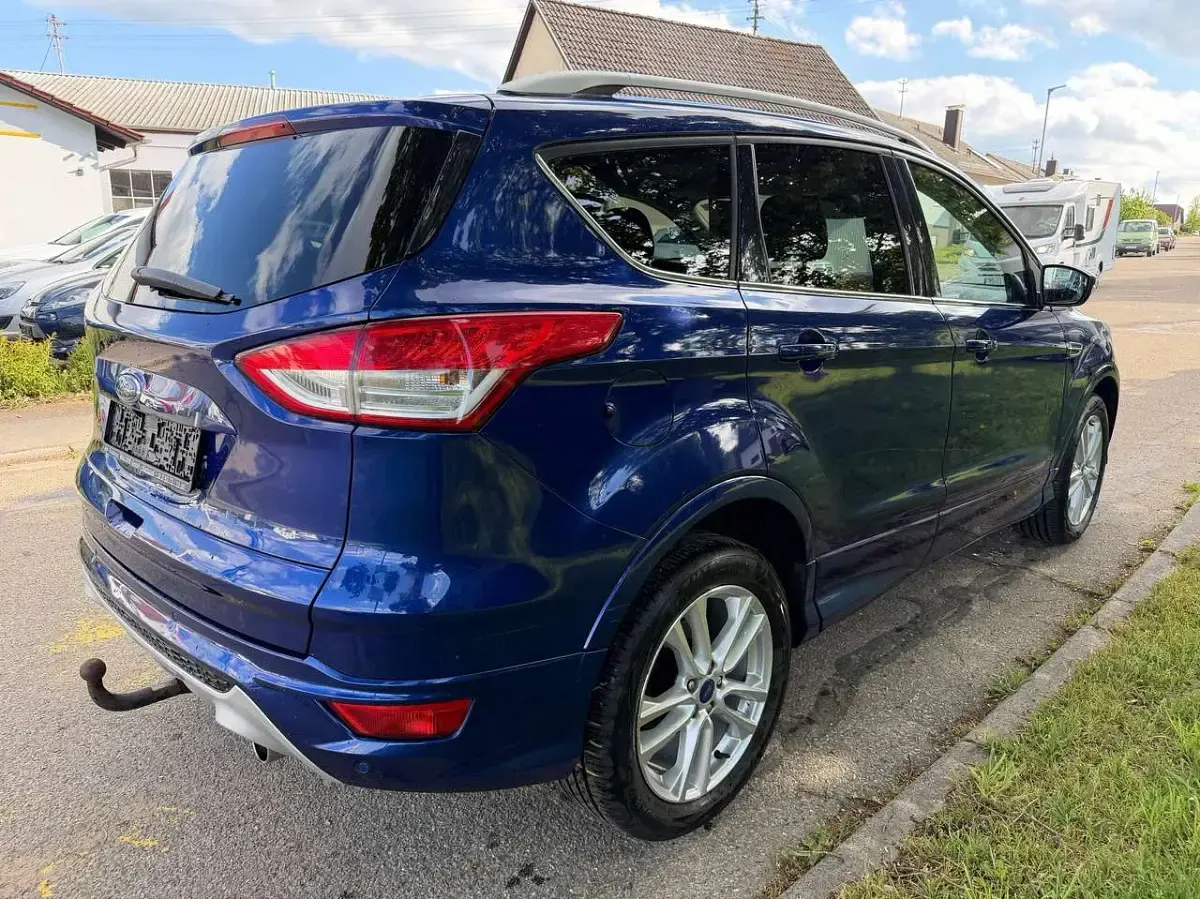Używany Ford Kuga Individual 179 KM (131 kW) 2016 Niebieski SUV