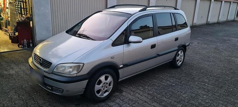 Gebraucht Opel Zafira 125 PS (91 kW) 2001 Silber Van / Kleinbus
