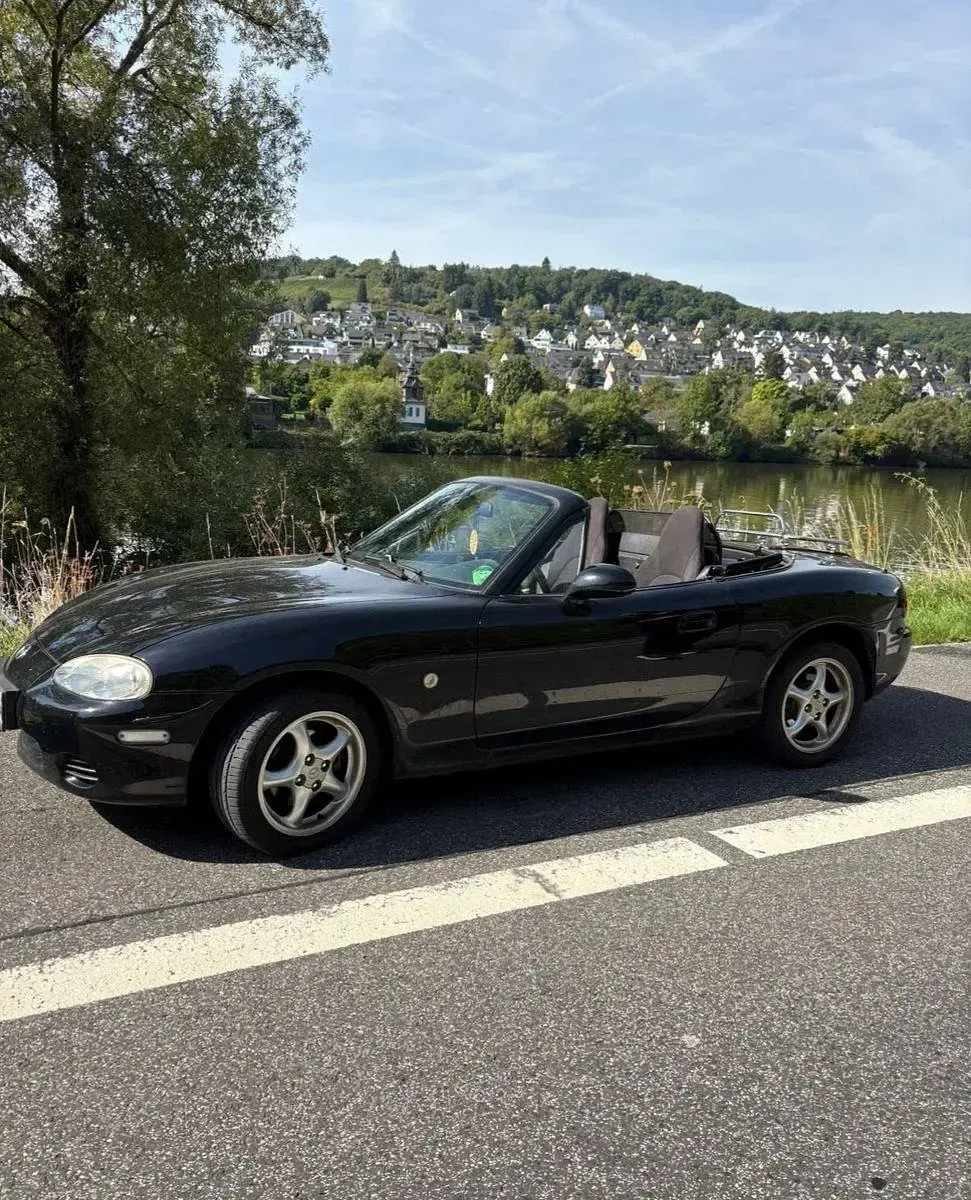 Używany Mazda MX5 110 KM (80 kW) 2004 Czarny Kabriolet
