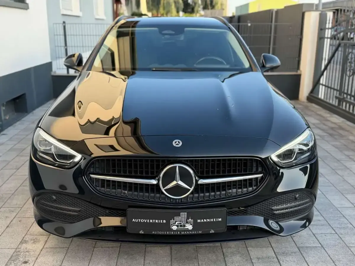 Gebraucht Mercedes C220 Avantgarde 200 PS (147 kW) 2022 Schwarz/baltic black Kombi