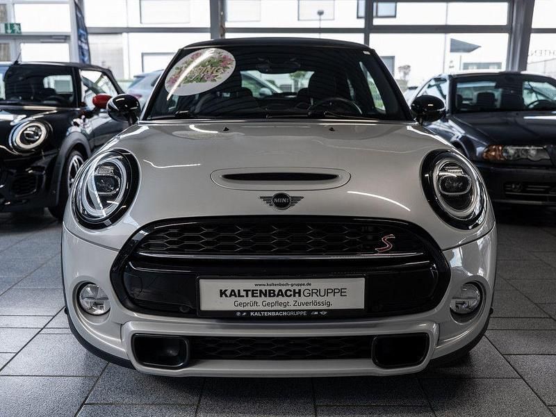 Second-hand Mini Cooper S Chili 192 CP (141 kW) 2019 Argintiu Hatchback