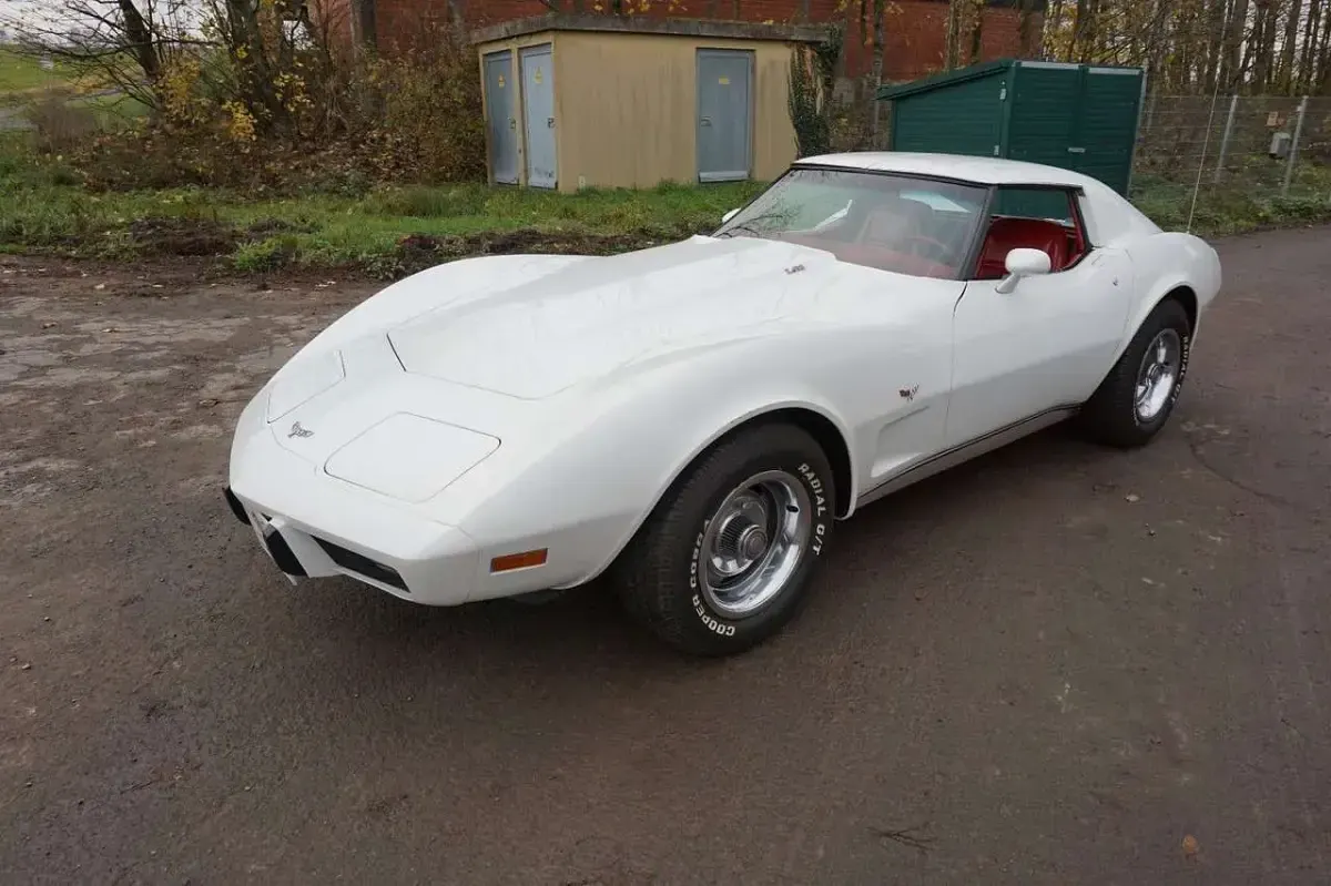 Gebraucht Corvette C3 169 PS (124 kW) 1977 Weiß Coupé
