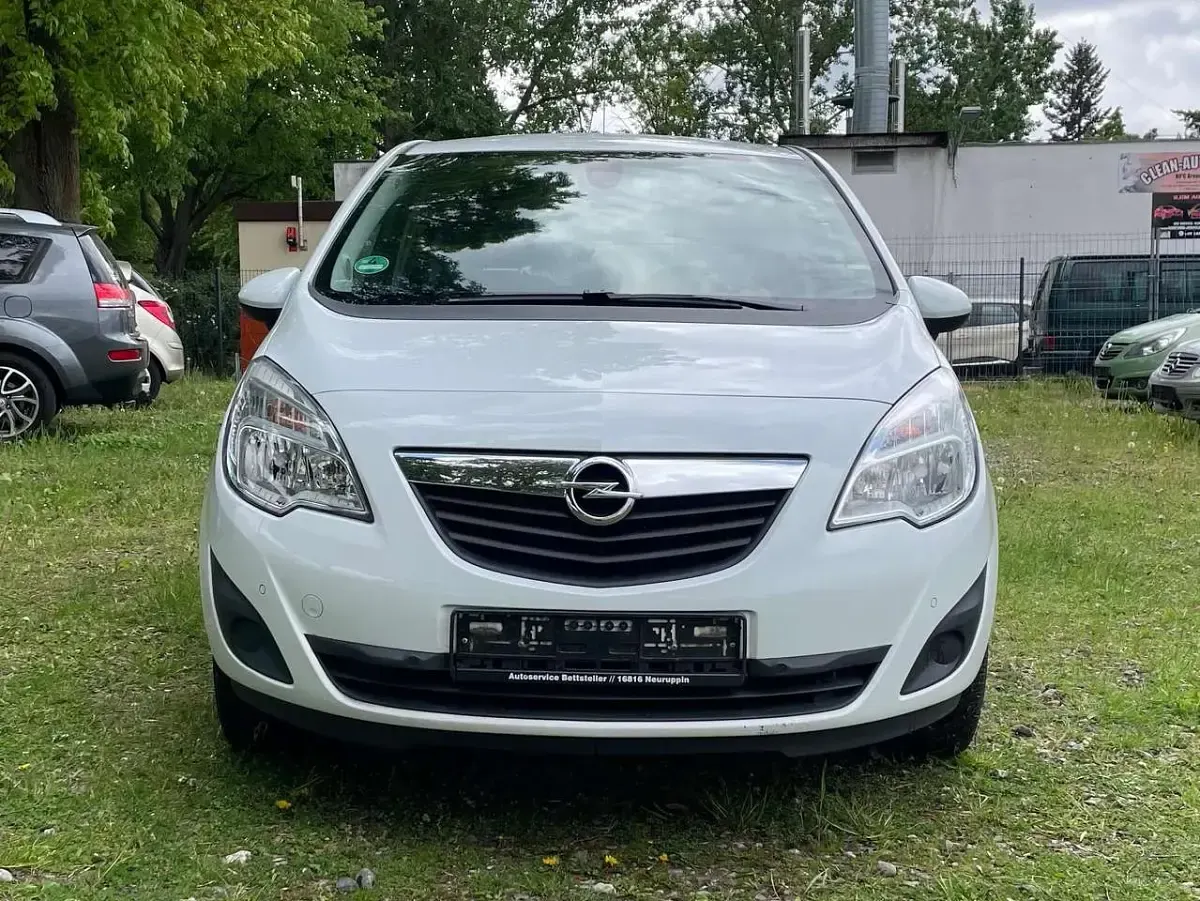 Gebraucht Opel Meriva Edition 120 PS (88 kW) 2011 Casabl/arctic/eisweiss/kaolin Van / Kleinbus