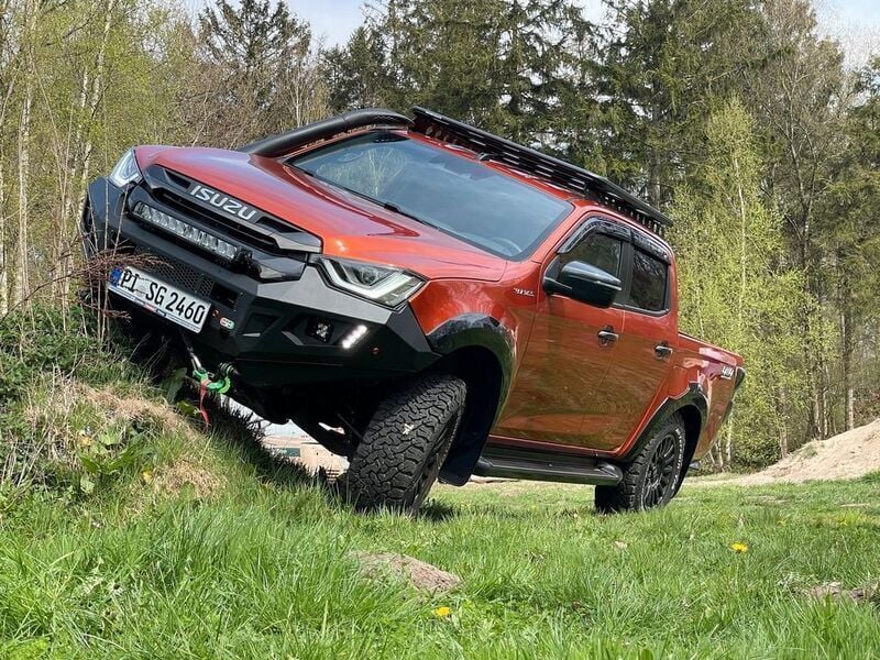 Neu Isuzu D-Max 163 PS (119 kW) 2025 Orange Abholung