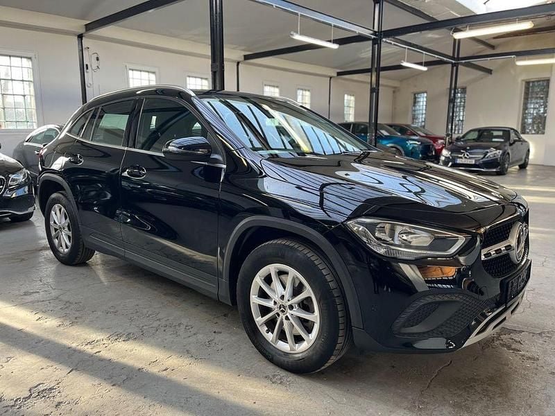Schwarz Gebraucht 2021 Mercedes GLA250 Business SUV | 25.100 € (Superpreis) - Bild 1/4