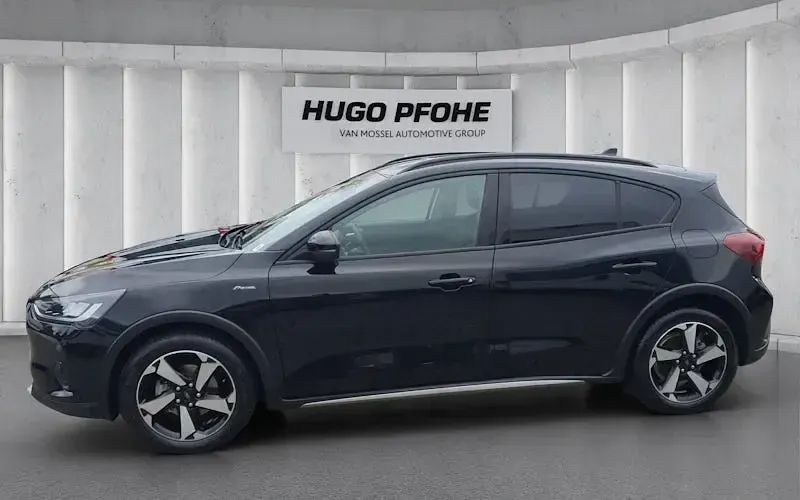 Gebraucht Ford Focus Active 125 PS (91 kW) 2023 Schwarz Limousine