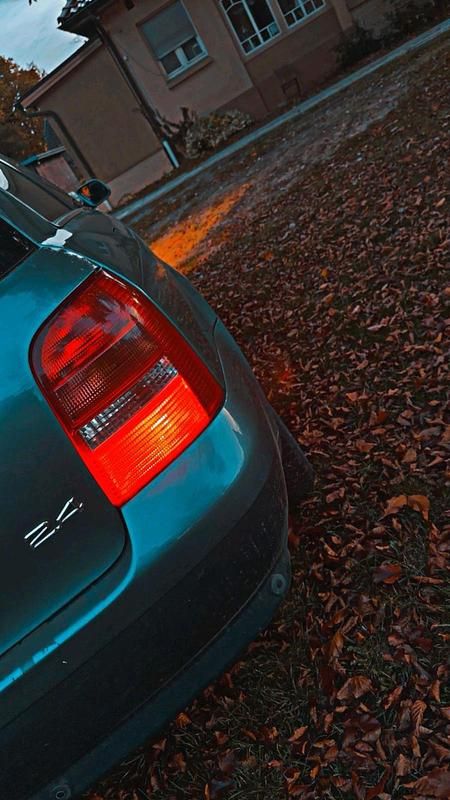 Używany Audi A4 Basis 165 KM (121 kW) 1999 Zielony Kombi