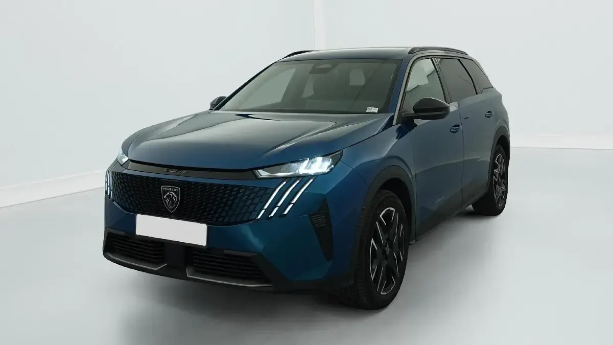Gebraucht Peugeot 5008 Allure 136 PS (100 kW) 2025 Bleu obsession SUV