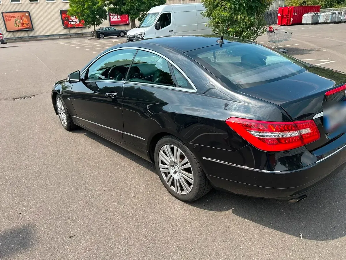 Gebraucht Mercedes 250 204 PS (150 kW) 2010 Schwarz Coupé