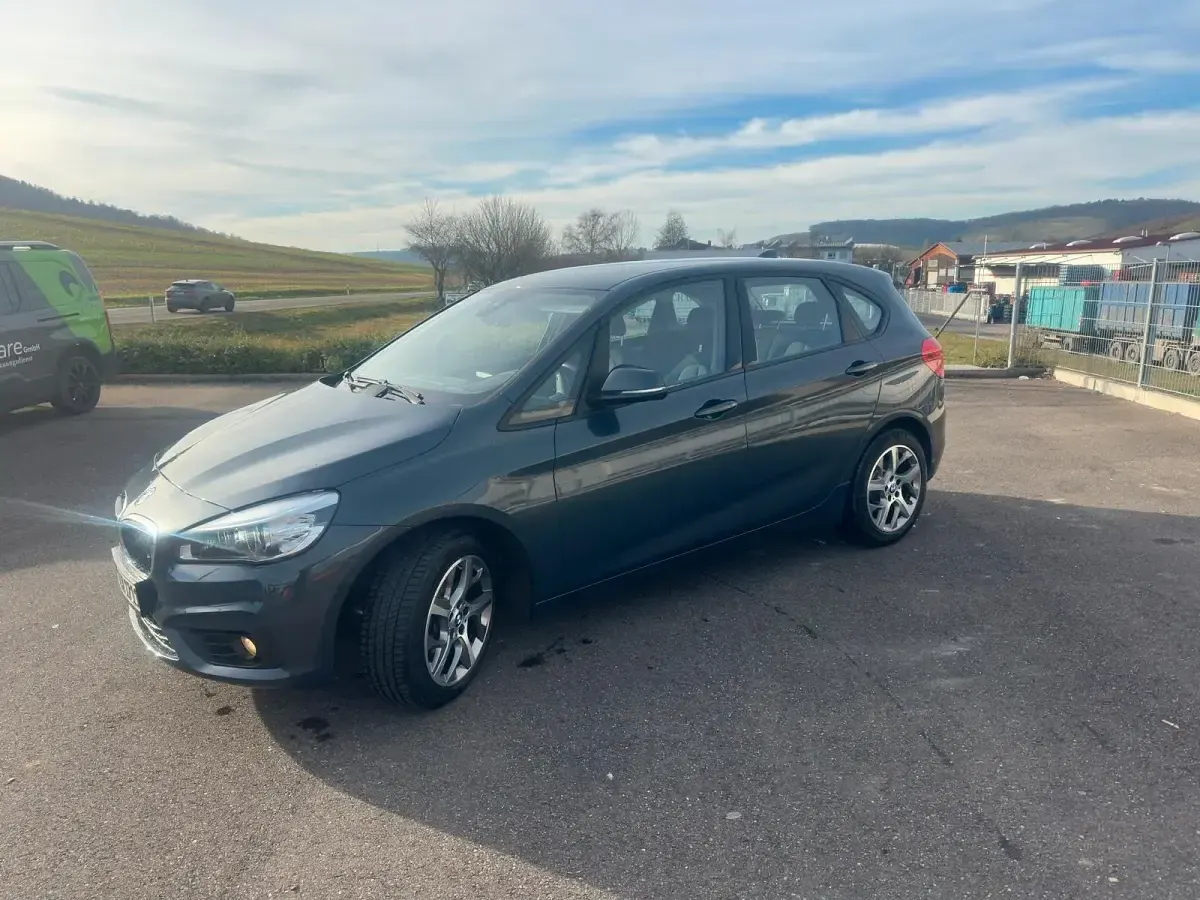 Używany BMW 218 150 KM (110 kW) 2015 Srebrny Kombi