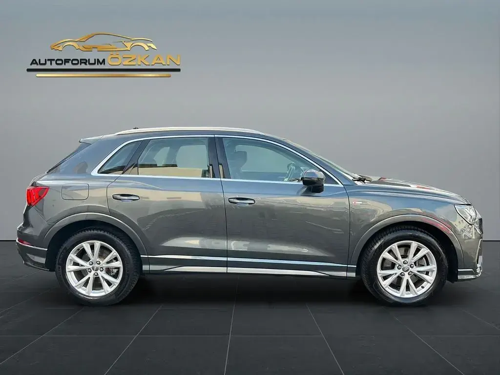 Gebraucht Audi Q3 S-Line 190 PS (139 kW) 2019 Grau SUV