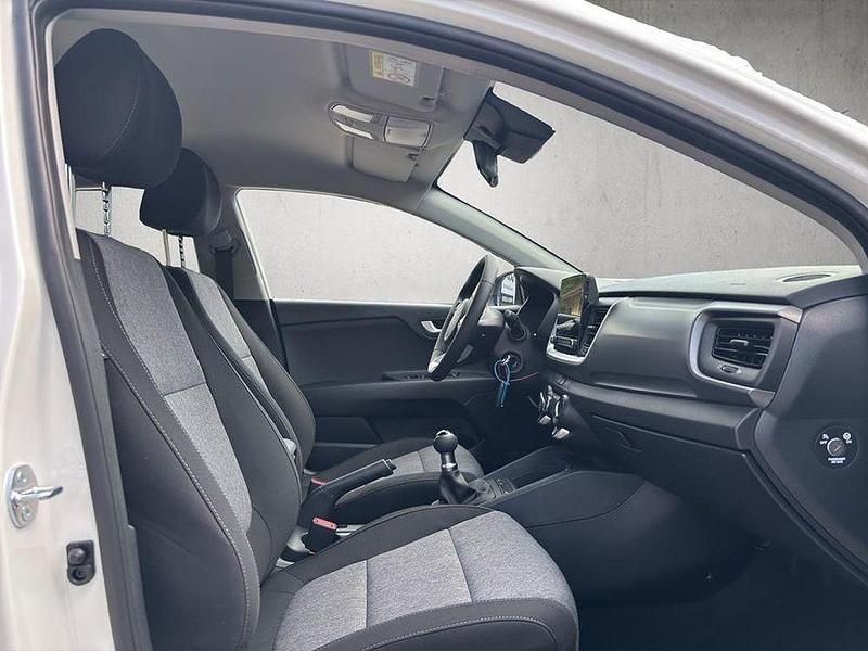Neu Kia Stonic 79 PS (58 kW) 2026 Weiß SUV