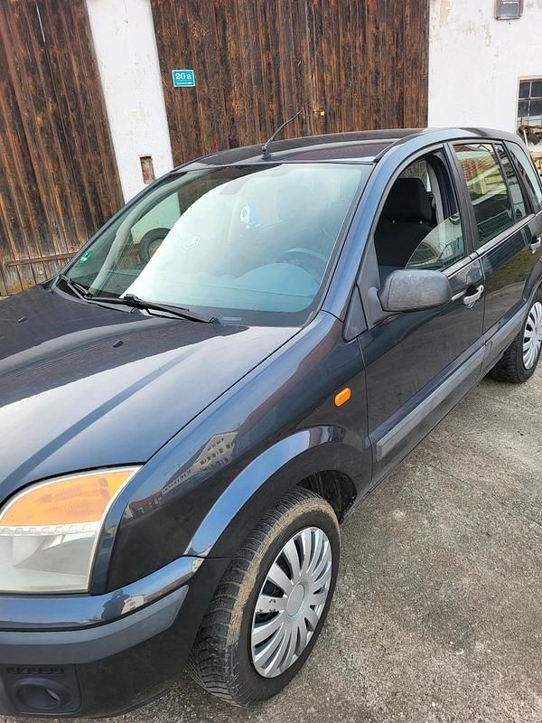 Gebraucht Ford Fusion 80 PS (58 kW) 2008 Grau Kleinwagen