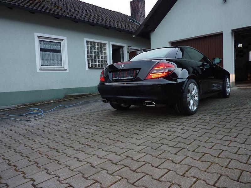 Gebraucht Mercedes SLK200 184 PS (135 kW) 2010 Schwarz Cabrio