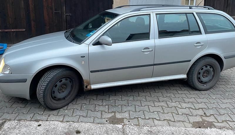 Gebraucht Skoda Octavia 109 PS (80 kW) 2002 Silber Kombi